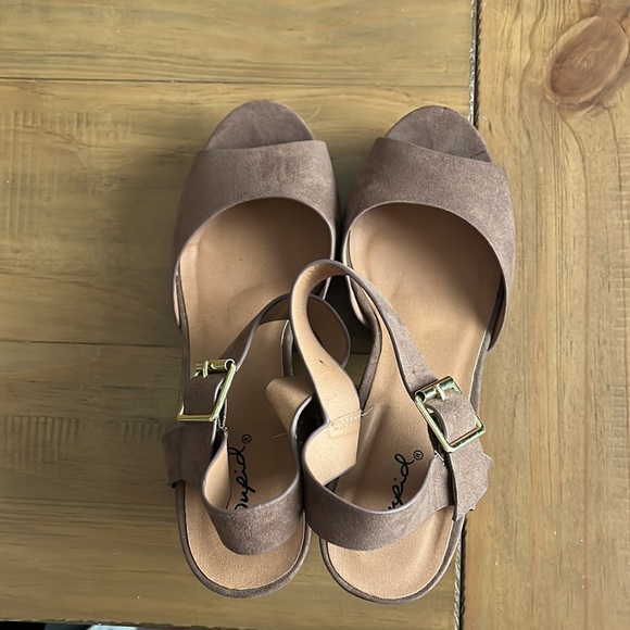 Like New! Brown Open Toe Platform Heels - Picture 2 of 3